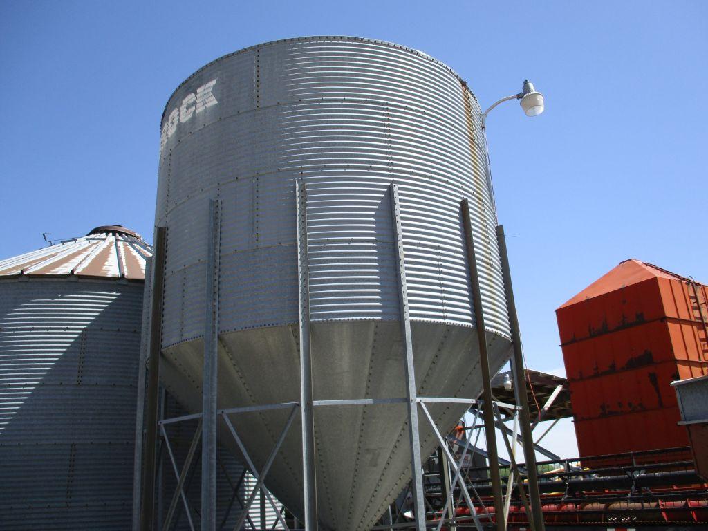 Brock 2,000 Bushel wet holding bin, Buyers sole responsibility for removal, 60 days for removal