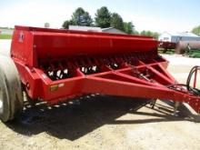 Int 5100, 12' grain drill, grass seeder, double disc, Hyd lift