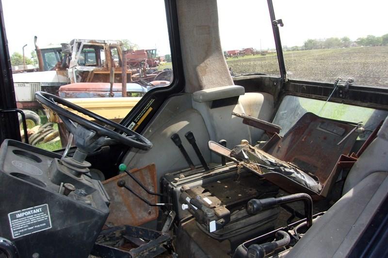 Case IH 885 Salvage Tractor