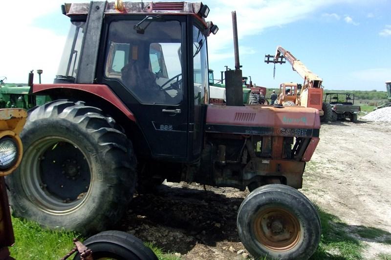 Case IH 885 Salvage Tractor
