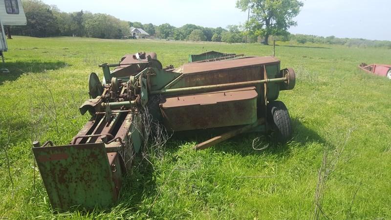 John Deere E0224 Square Baler