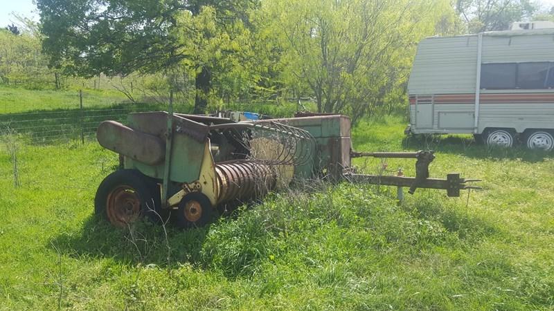 John Deere E0224 Square Baler