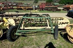 John Deere 670 Hay Rake