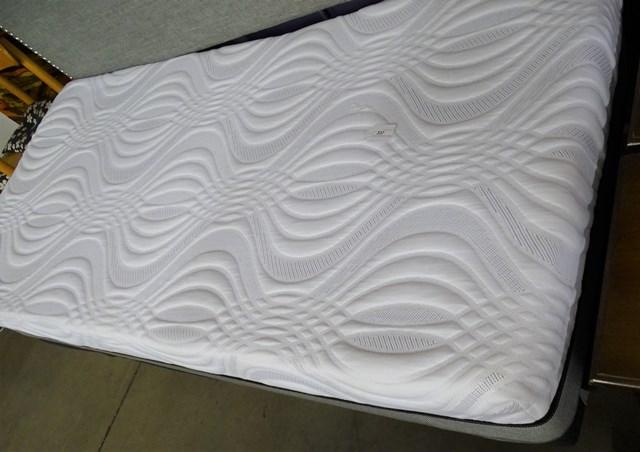 Serta Bed Adjustable Bed (Like New)