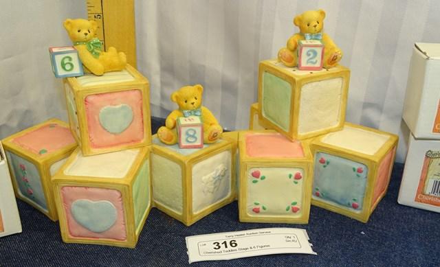 Cherished Teddies Stage & 6 Figures