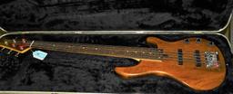 YAMAHA 5 STRING BASS GUITAR  WALNUT BODY LIKE NEW