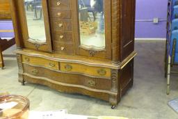 CIRCA 1900'S DOUBLE OAK WARDROBE W/BEVEL MIRRORS