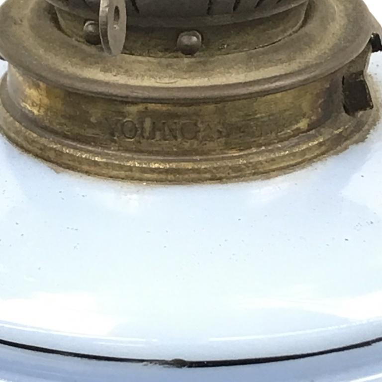ANTIQUE OIL/KEROSENE LAMP DOUBLE BURNER METAL BASE