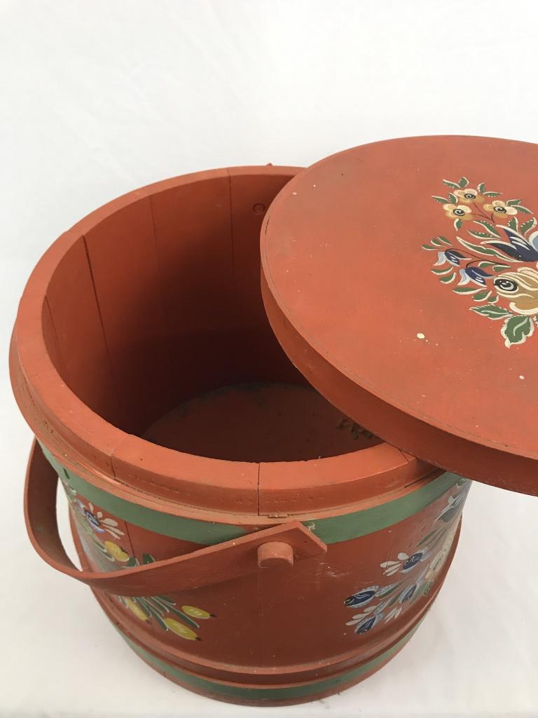 LARGE WOODEN HANDLED BASKET WITH LID