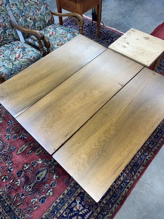EARLY DROP LEAF TABLE NICE TAPERD LEGS ?CHESTNUT