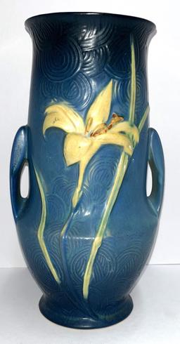ROSEILLE ZEPHYR LILY DOUBLE HANDLE VASE 10.5"