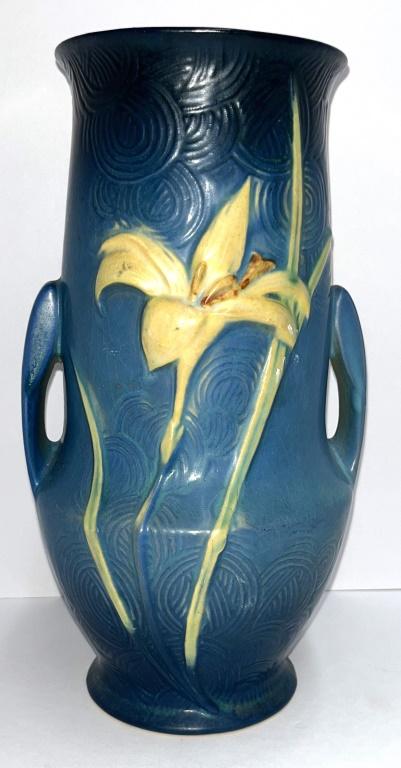 ROSEILLE ZEPHYR LILY DOUBLE HANDLE VASE 10.5"