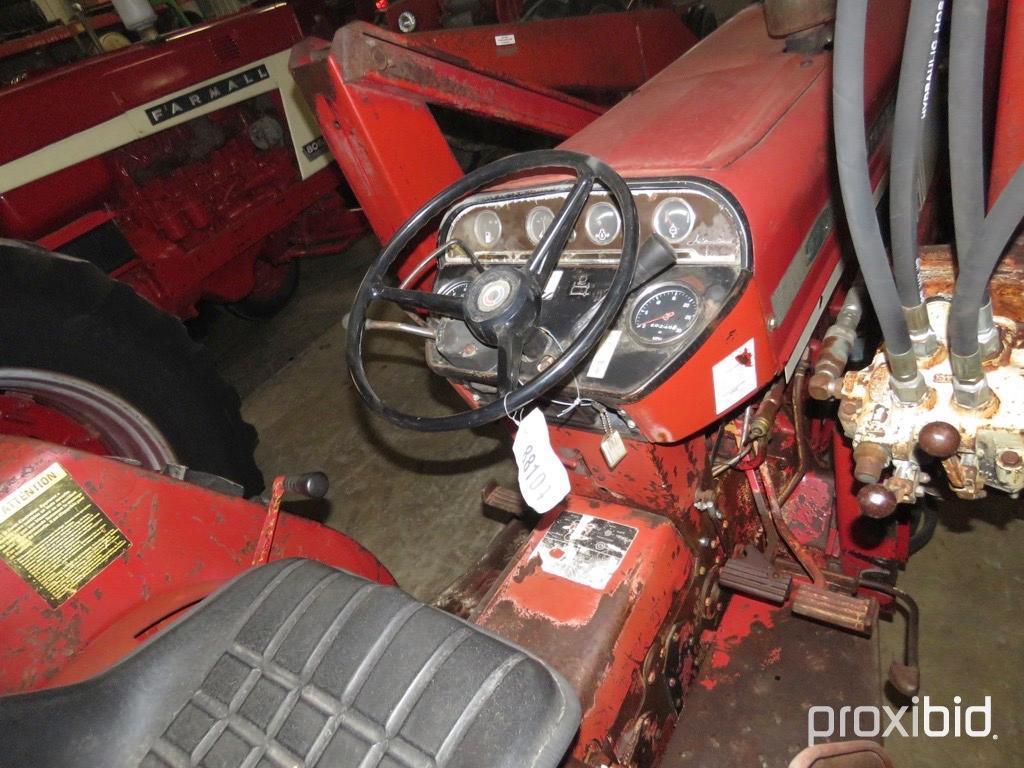 88104- INTERNATIONAL 574 TRACTOR W/IH 2250 LOADER, OPEN STATION, 2WD, DIESEL, 3PT., 2 PTO, 4286