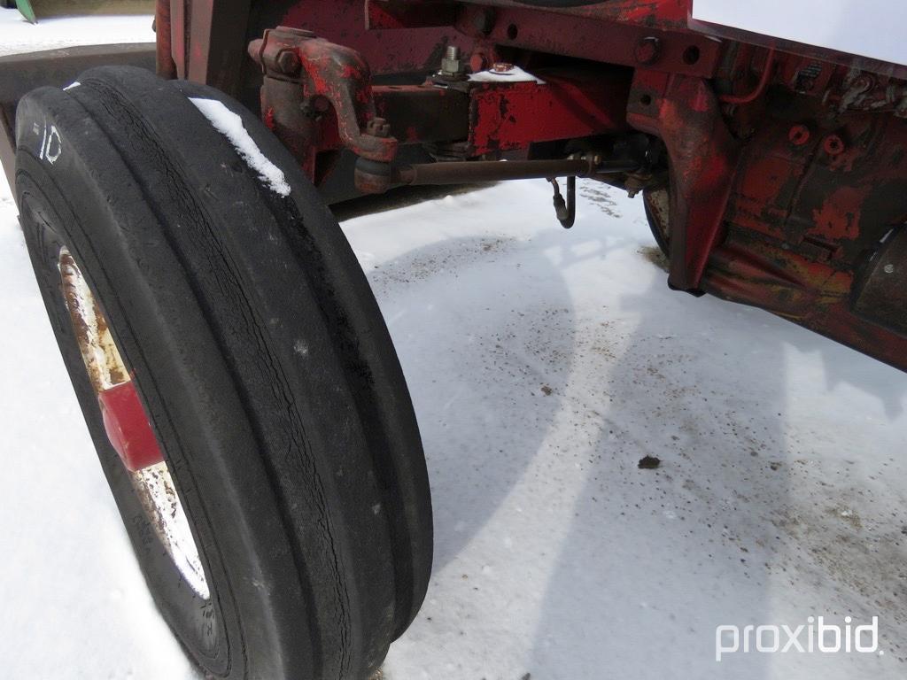 88104- INTERNATIONAL 574 TRACTOR W/IH 2250 LOADER, OPEN STATION, 2WD, DIESEL, 3PT., 2 PTO, 4286