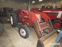 88104- INTERNATIONAL 574 TRACTOR W/IH 2250 LOADER, OPEN STATION, 2WD, DIESEL, 3PT., 2 PTO, 4286