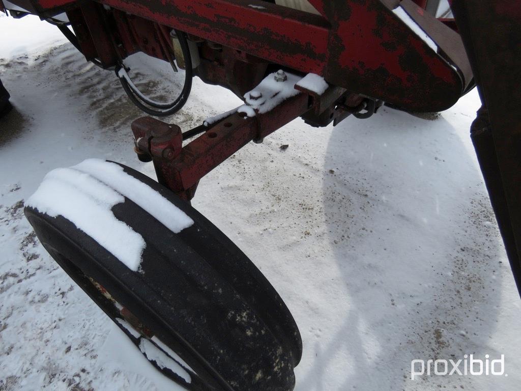 88104- INTERNATIONAL 574 TRACTOR W/IH 2250 LOADER, OPEN STATION, 2WD, DIESEL, 3PT., 2 PTO, 4286