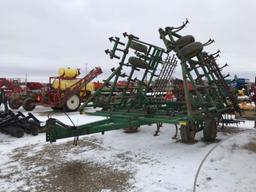 92192- JD 960 FIELD CULTIVATOR W/5 BAR SPIKE HARROW/ REAR HITCH