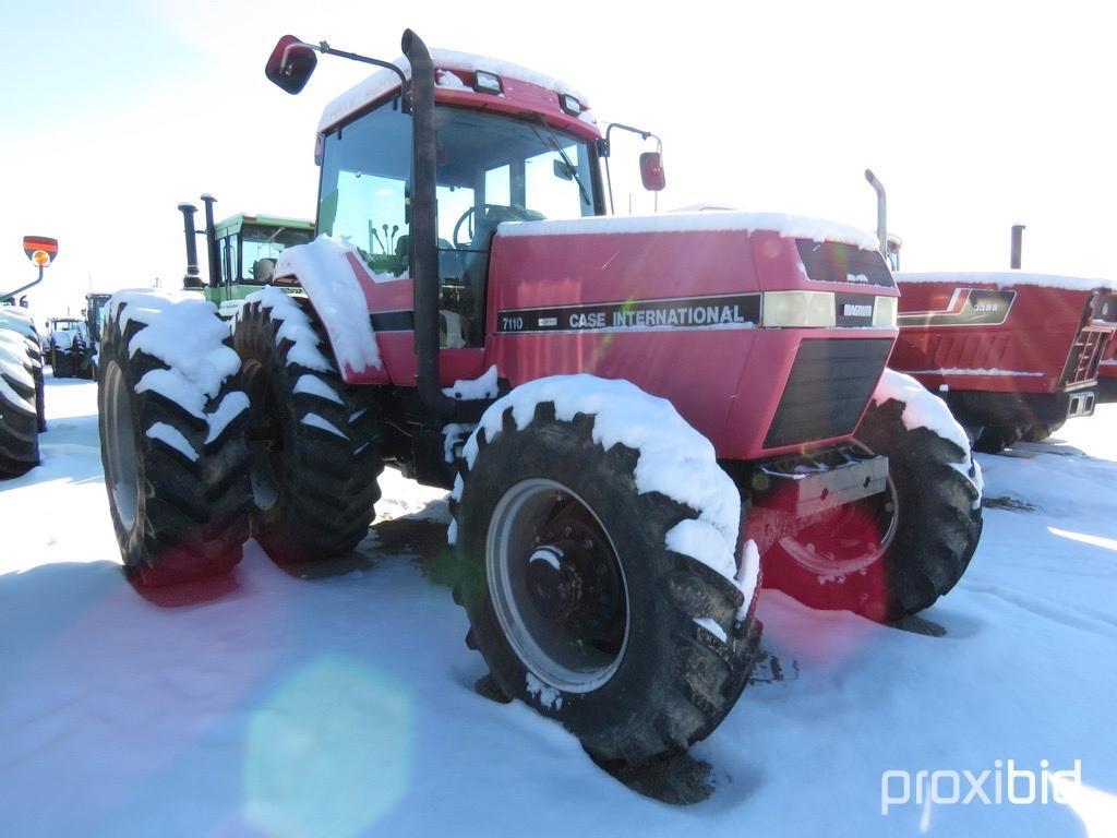 92640- CASE IH 7110 TRACTOR, MFWD, W/HUB DUALS, ORIGINAL, 3PT, 2 PTO, 3 HYDRAULIC, 6376 HRS SHOWING