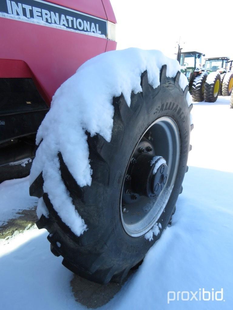 92640- CASE IH 7110 TRACTOR, MFWD, W/HUB DUALS, ORIGINAL, 3PT, 2 PTO, 3 HYDRAULIC, 6376 HRS SHOWING