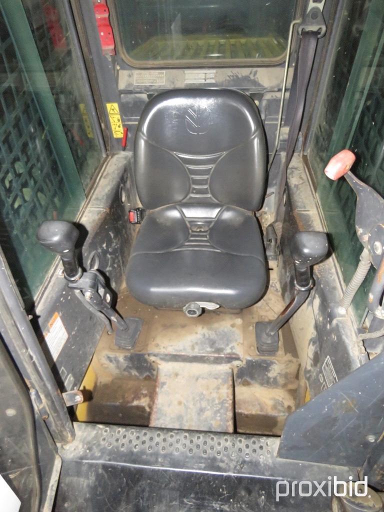 92729- 2005 NEW HOLLAND LT 185 B TRACK SKID STEER, 2 SPEED, CAB, 3097 HOURS SHOWING,(600 HOURS ON