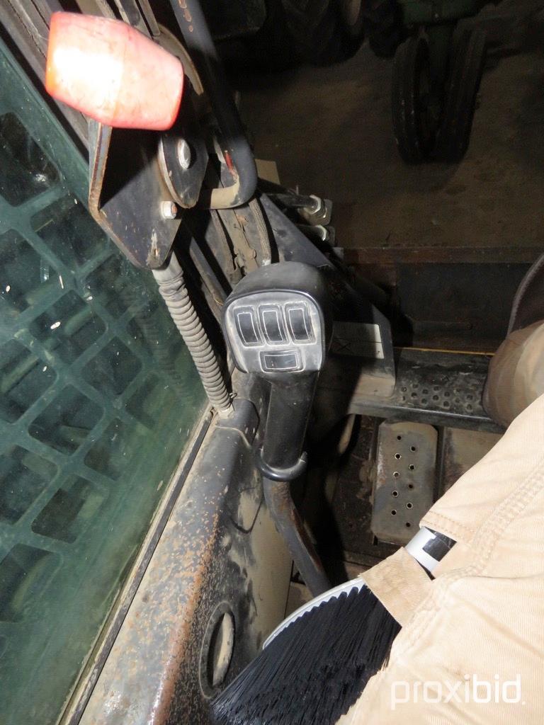 92729- 2005 NEW HOLLAND LT 185 B TRACK SKID STEER, 2 SPEED, CAB, 3097 HOURS SHOWING,(600 HOURS ON
