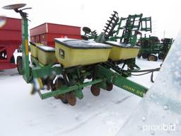 92962- JOHN DEERE 7200 4 ROW 36" PLANTER, DRY FERTILIZER, DOUBLE DISC OPENERS, NO-TILL, INSECTACIDE