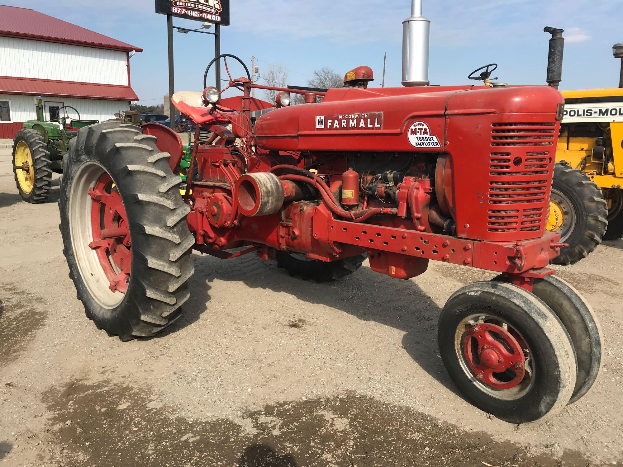 92702- FARMALL SUPER MTA TRACTOR