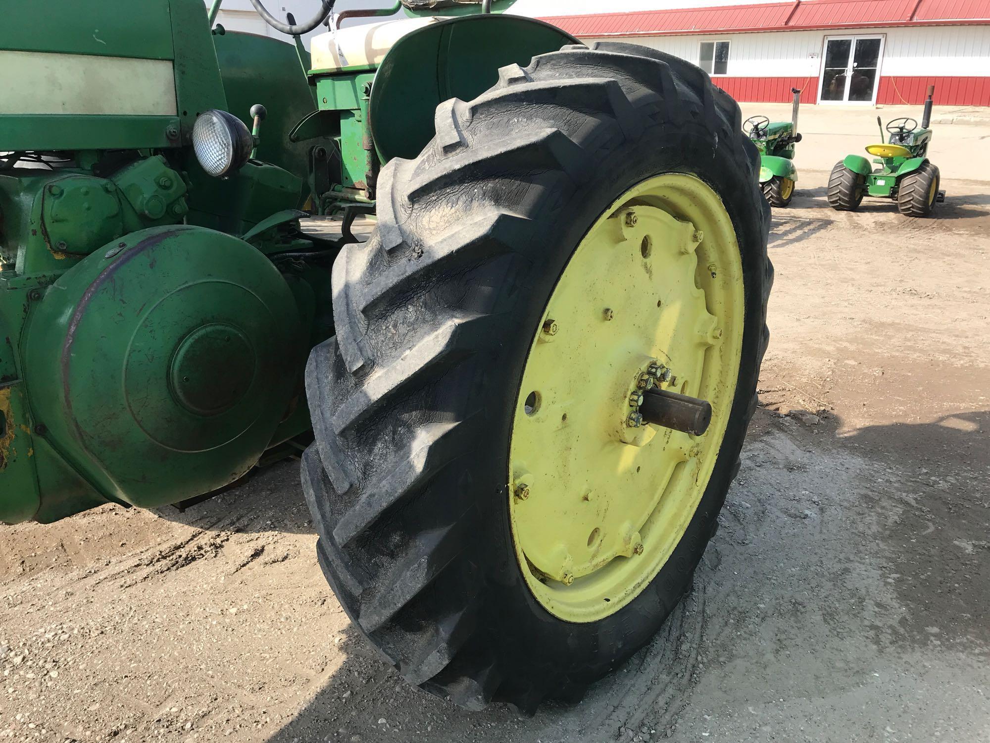 93717- JOHN DEERE 620 TRACTOR