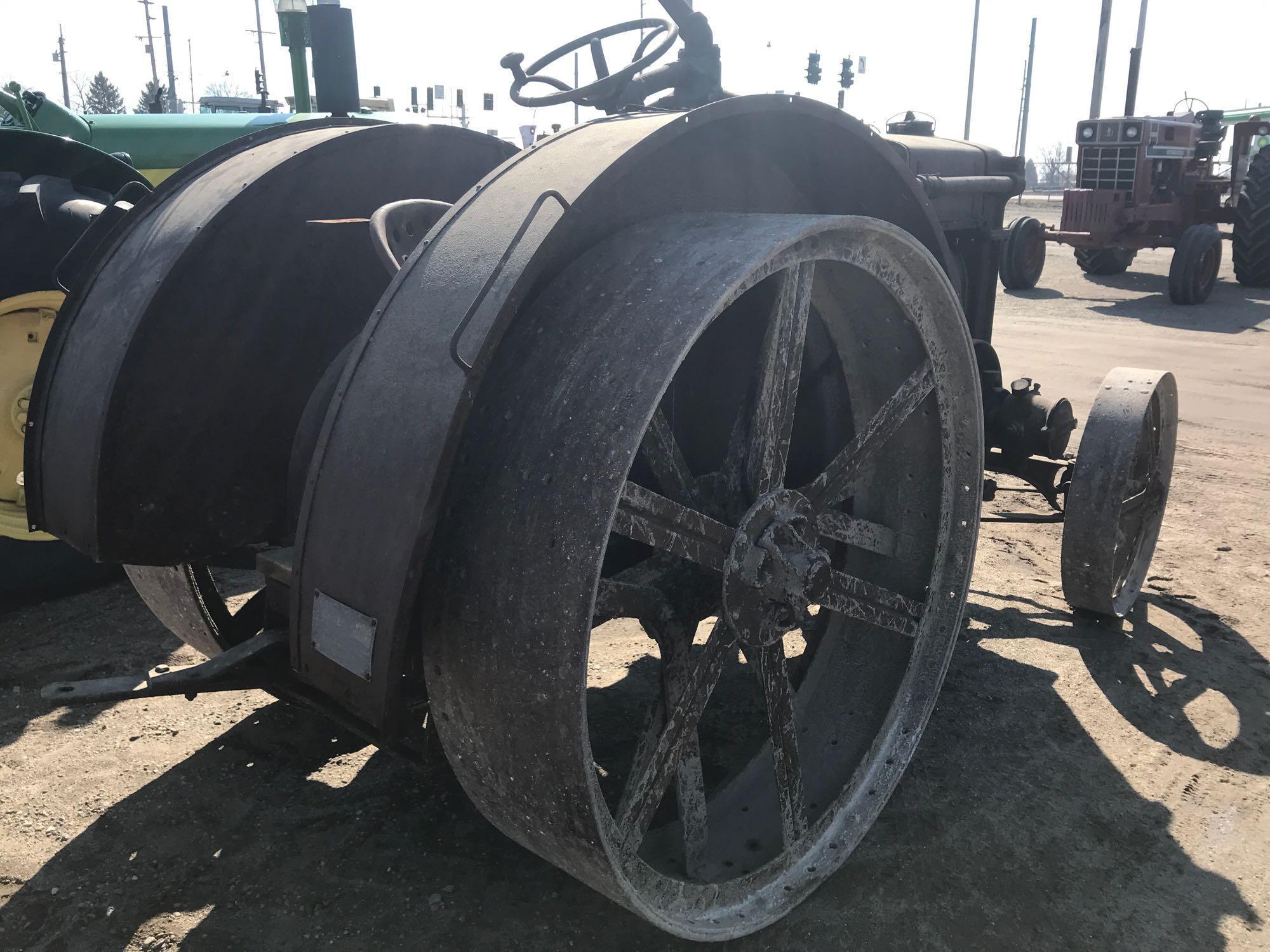95701- CASE 18-32 TRACTOR