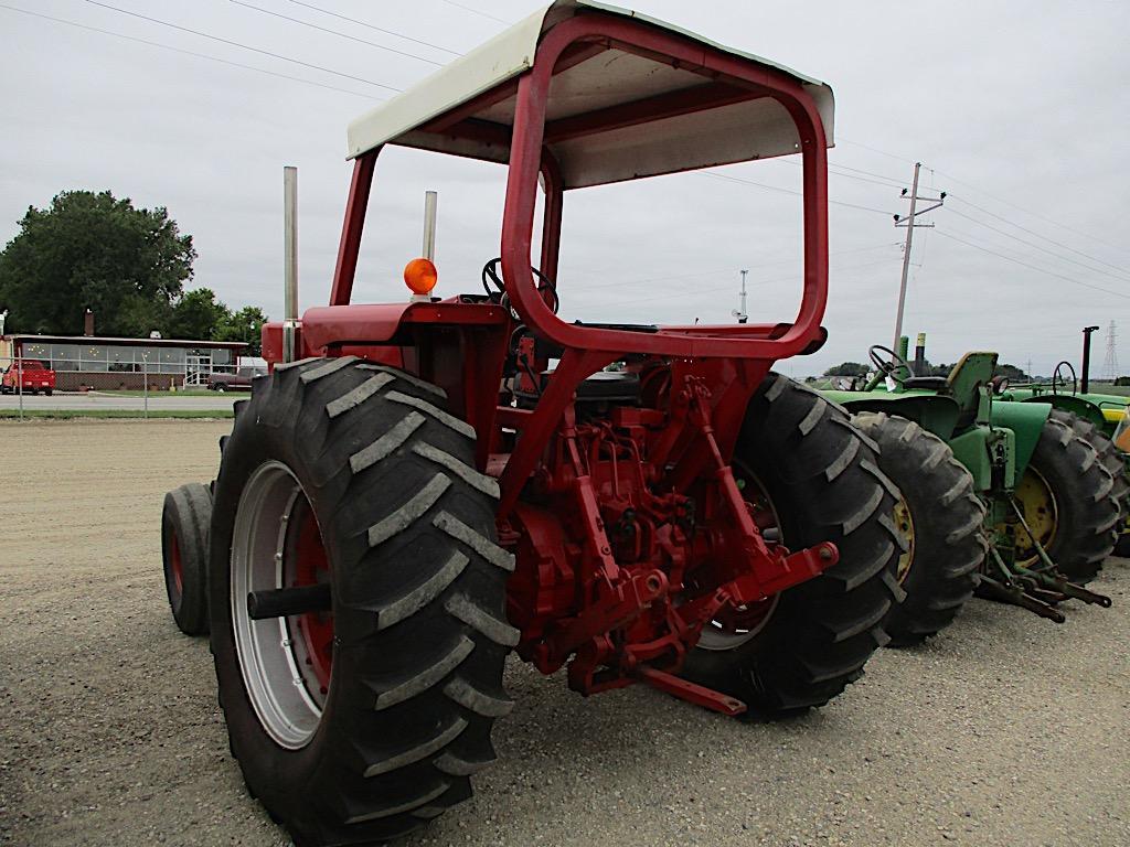 94353- INTERNTAIONAL 1568 TRACTOR