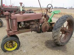 3233- JD B TRACTOR