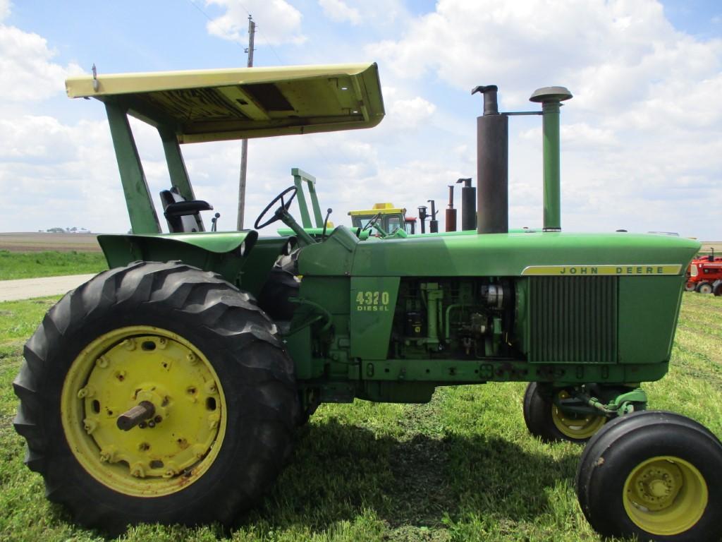 98869 - JOHN DEERE 4320