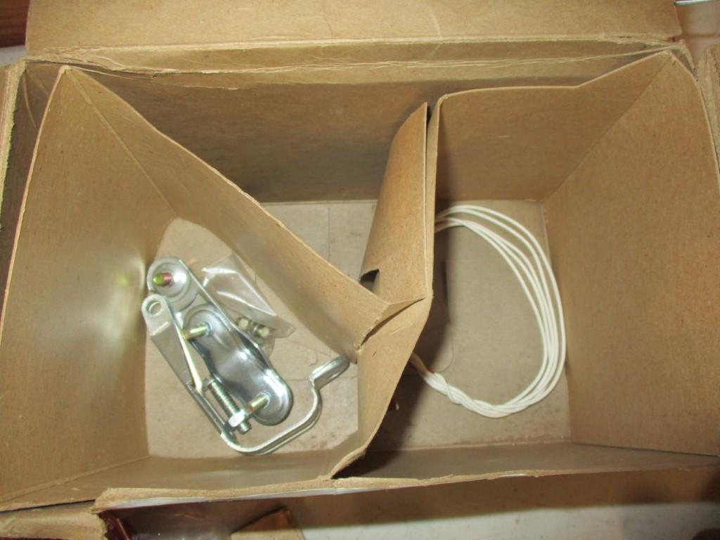 91212-JOHN DEERE NEW OLD STOCK BICYCLE GENERATOR LIGHT