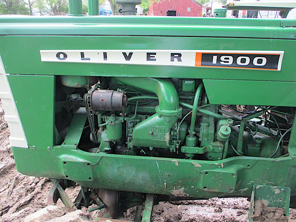 14297- OLIVER 1900 TRACTOR