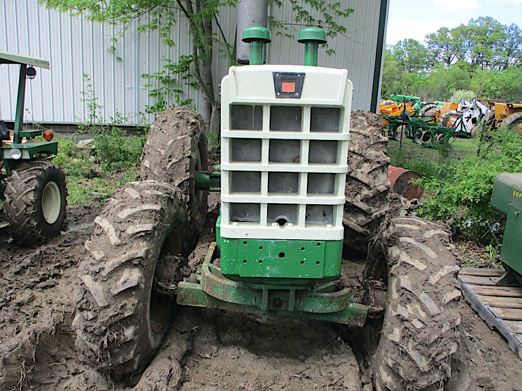 14297- OLIVER 1900 TRACTOR
