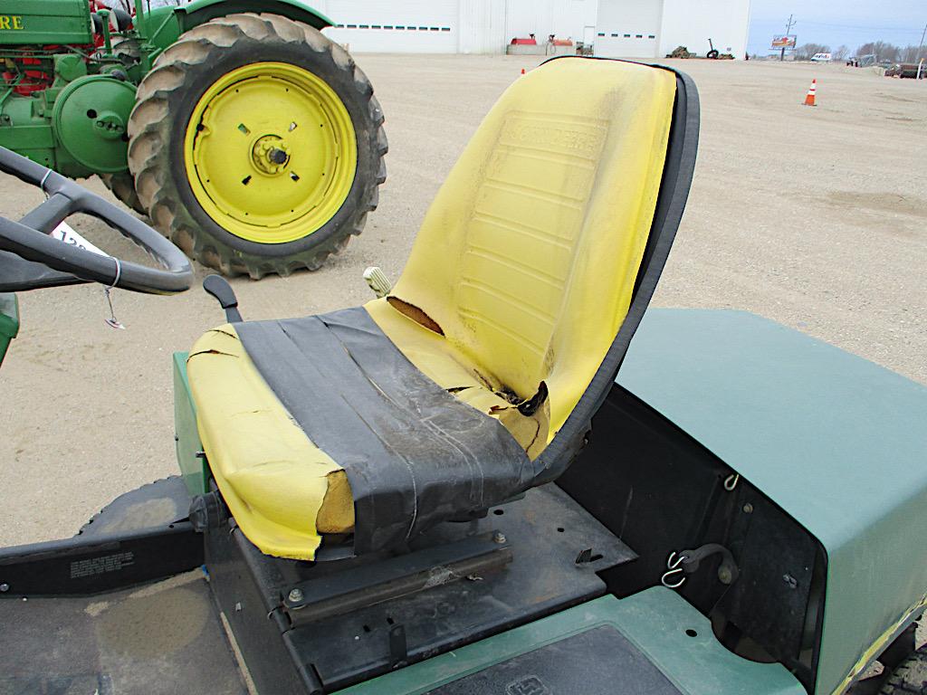 12075-JD F 911 LAWN TRACTOR