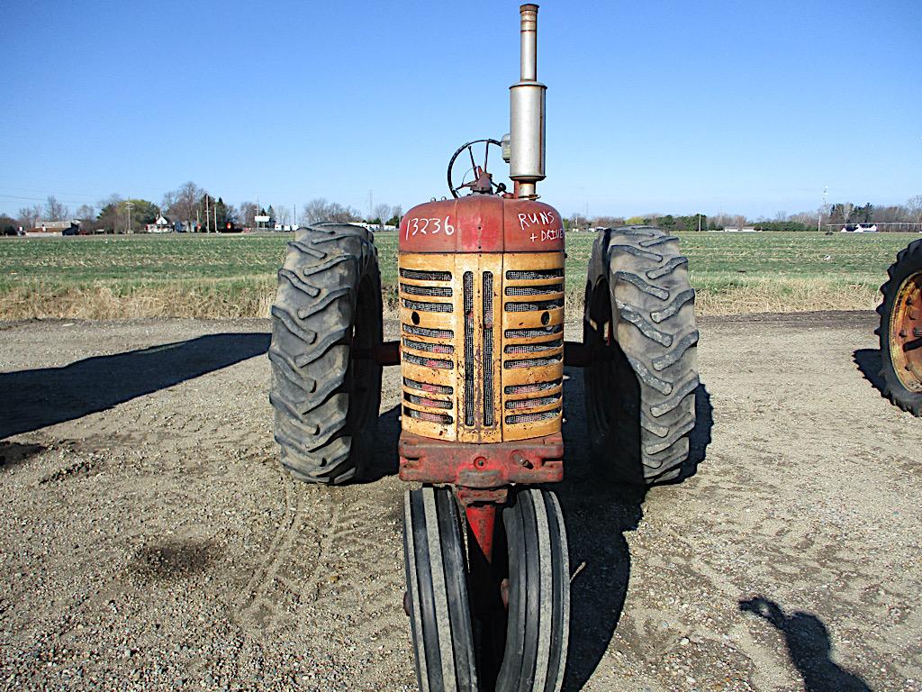13236- FARMALL 400 TRACTOR