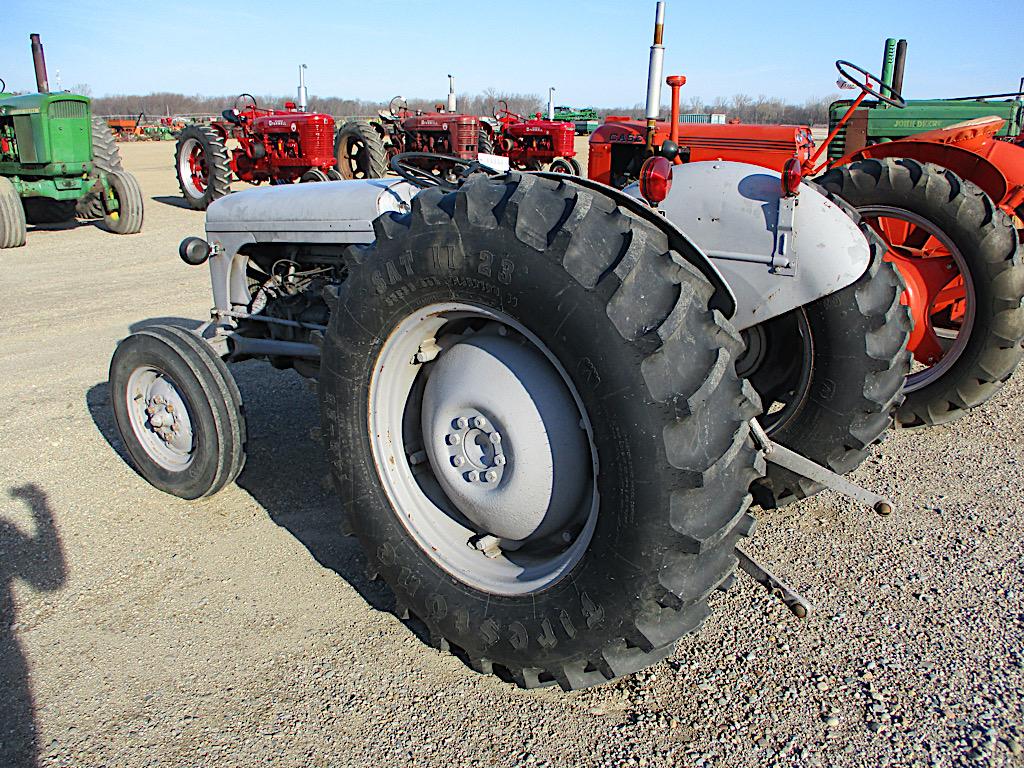 13333-FERGUSON TO TRACTOR