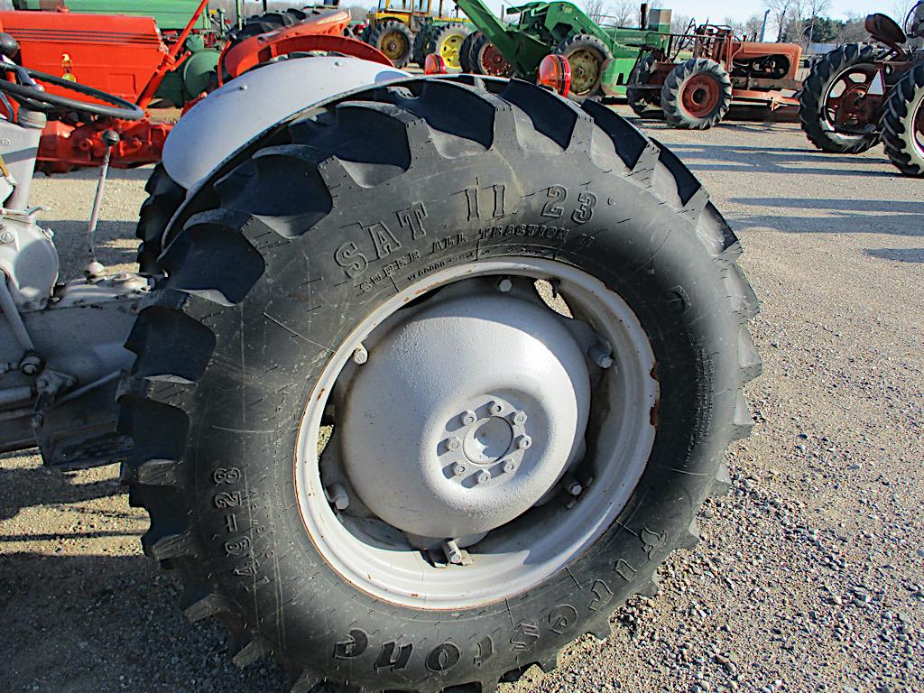 13333-FERGUSON TO TRACTOR