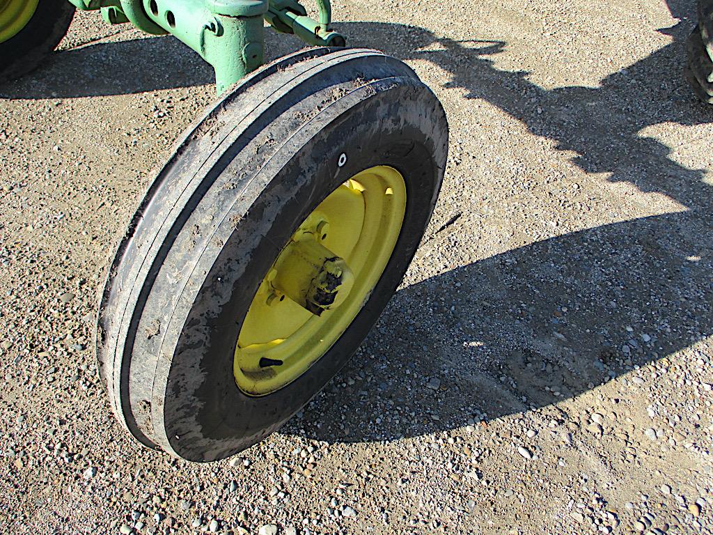 13592-JD AWH TRACTOR