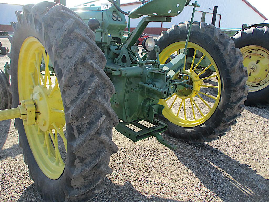 13592-JD AWH TRACTOR