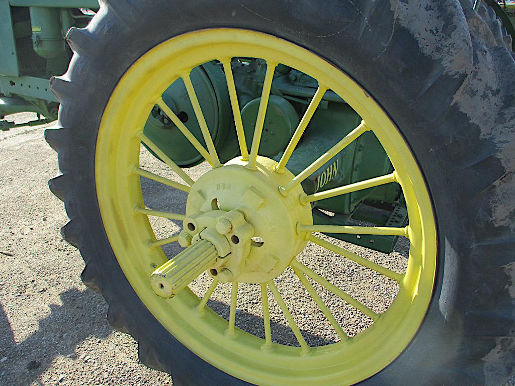 13592-JD AWH TRACTOR