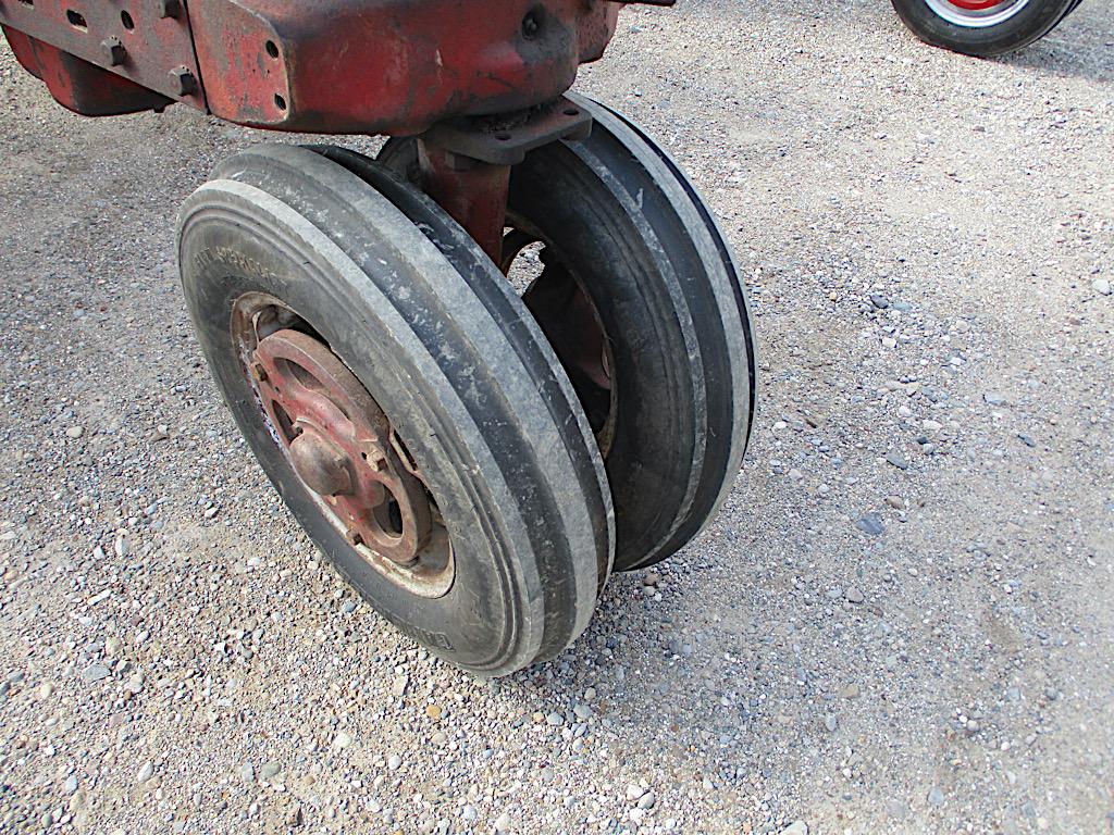 13714-FARMALL SUPER M TRACTOR