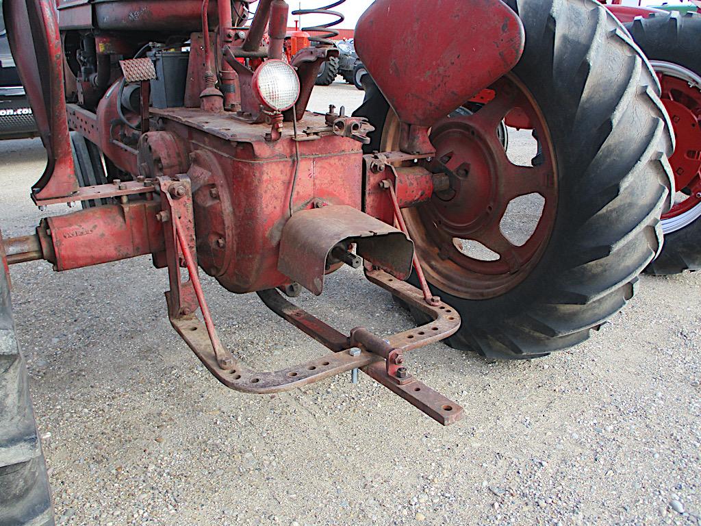 13714-FARMALL SUPER M TRACTOR