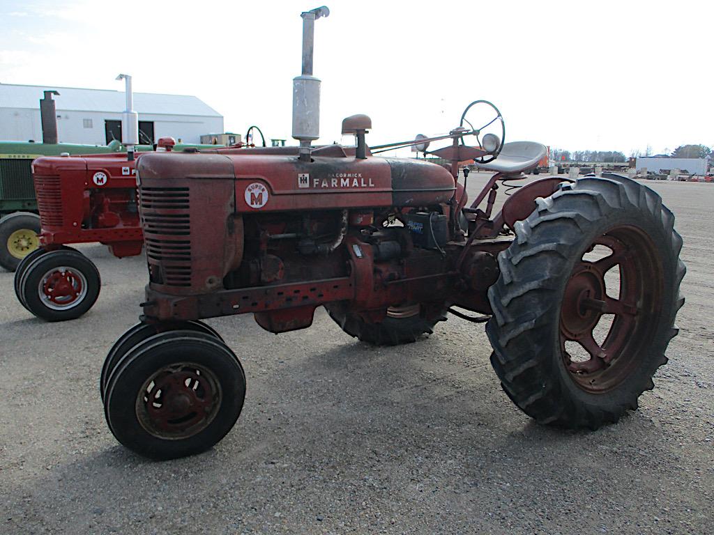 13714-FARMALL SUPER M TRACTOR