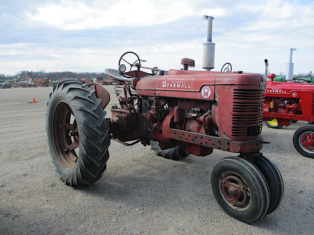 13714-FARMALL SUPER M TRACTOR