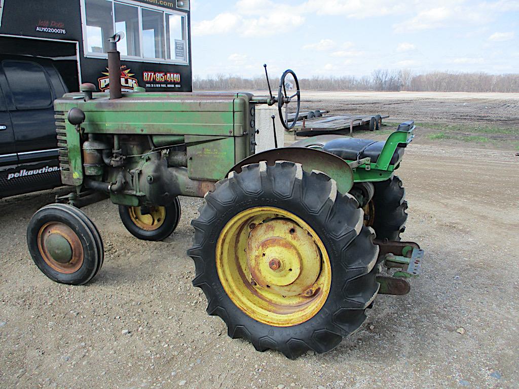 13919-JD M TRACTOR