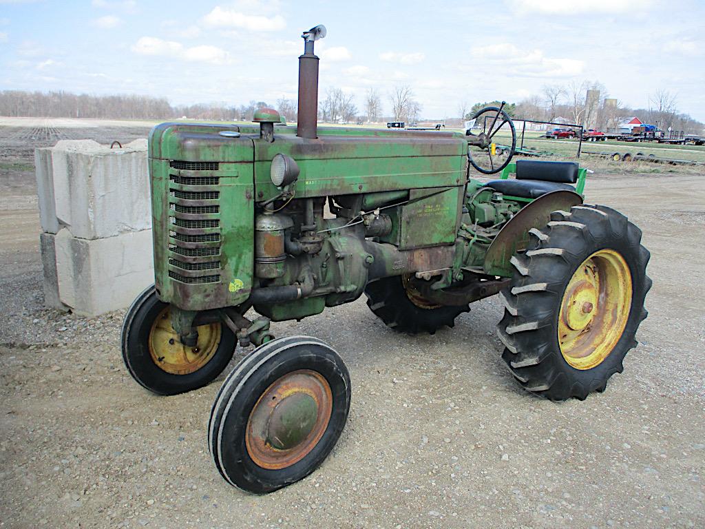 13919-JD M TRACTOR