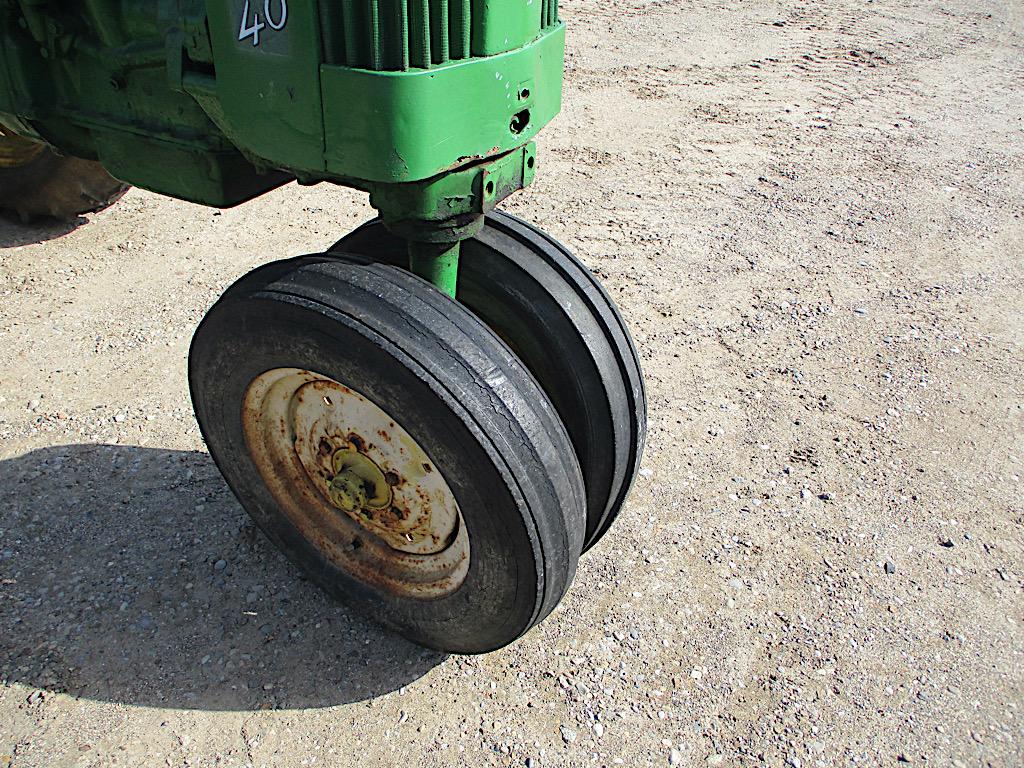 13945-JD 40 TRACTOR