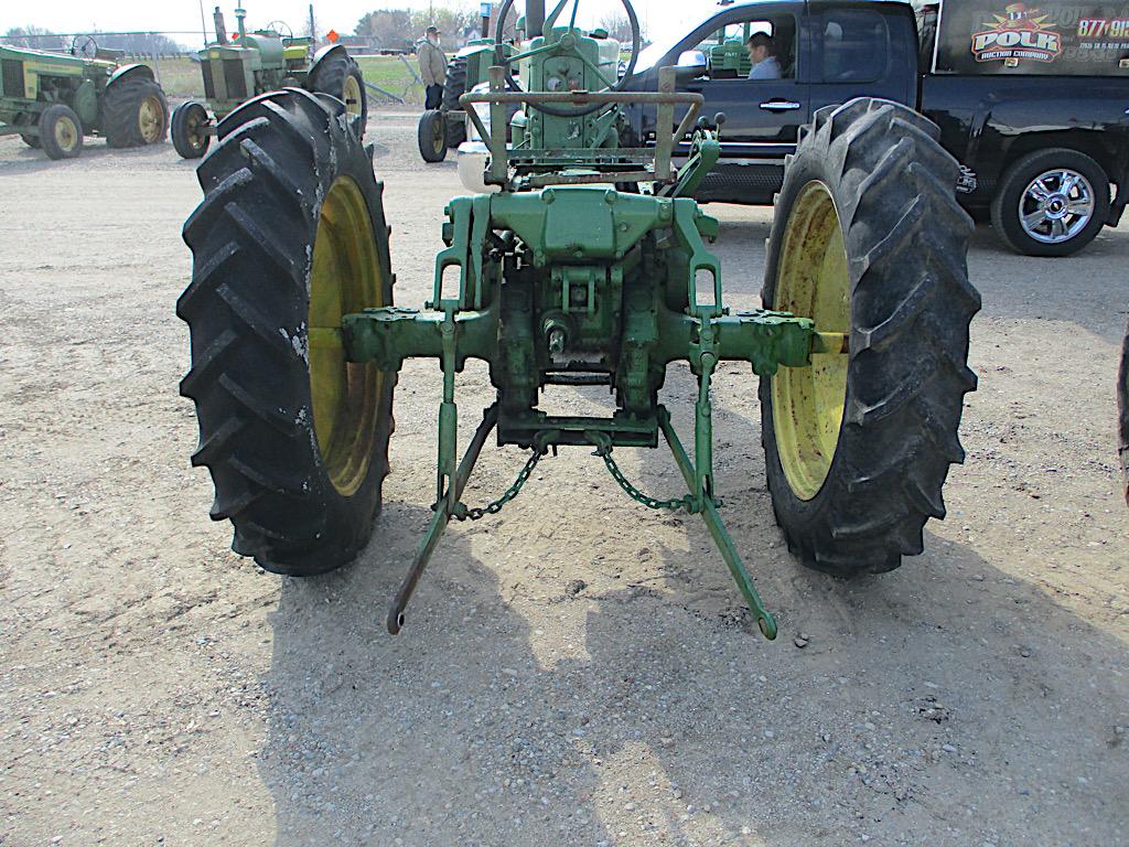 13945-JD 40 TRACTOR